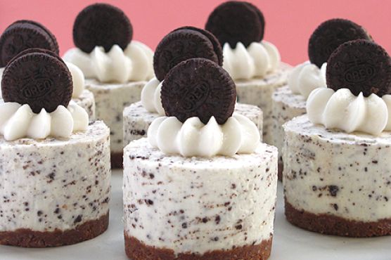 Oreo Cookies & Cream No-Bake Cheesecake