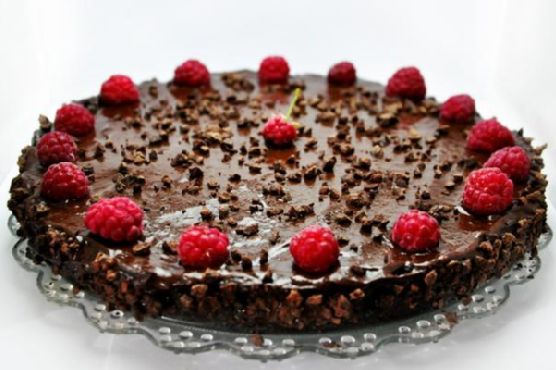 Raw Vegan Chocolate and Raspberry Cake